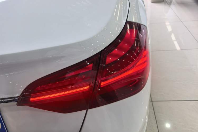 Used Geely Auto Emgrand 2019 Leading Edition 1.5L CVT Luxury Model China VI Standard Exterior 9
