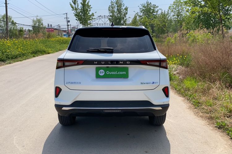 Used Wuling Asta 2022 2.0L DHT Electric-Speed Version Exterior 5