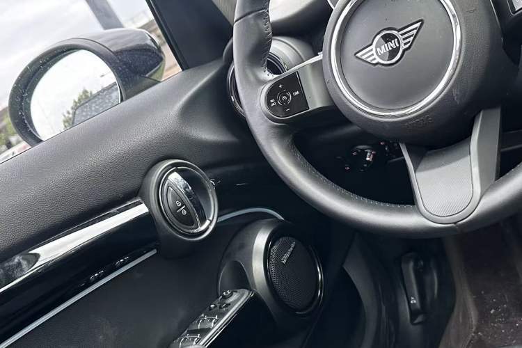 Used MINI 2022 Updated 1.5T COOPER Classic Edition Five-Door Version