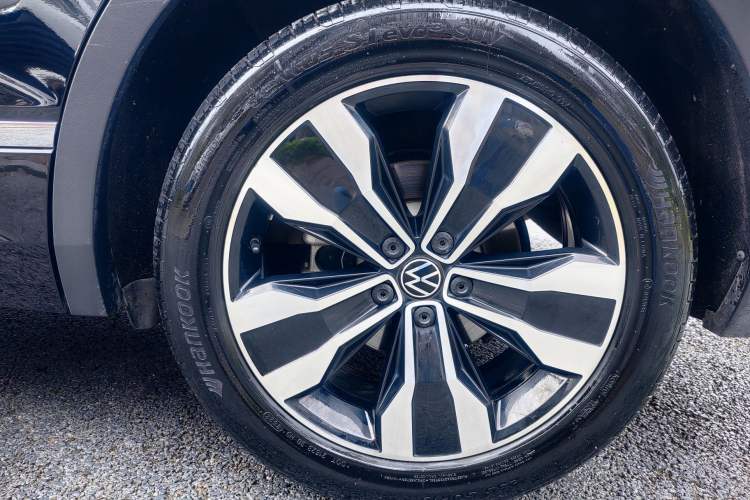 Used Volkswagen Tiguan L 2022 330TSI Automatic Two-Wheel Drive R-Line Enhanced Edition
