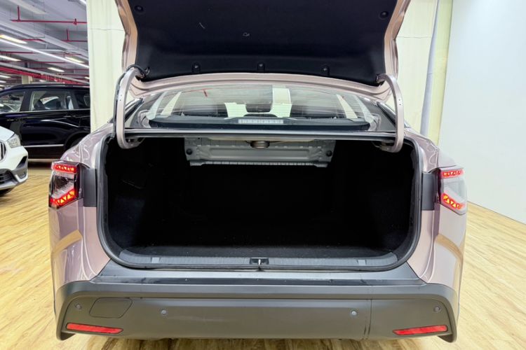 Used Toyota bZ3 2023 616 km Long-Range PRO Trunk