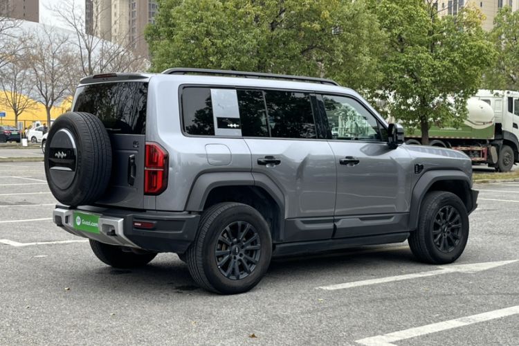 Used Formula Leopard Leopard 5 2023 Navigator Edition
