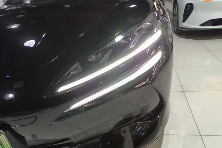 Used Denza Z9GT 2024 1100 Four-Wheel Drive Ultra Version Left Front Headlight