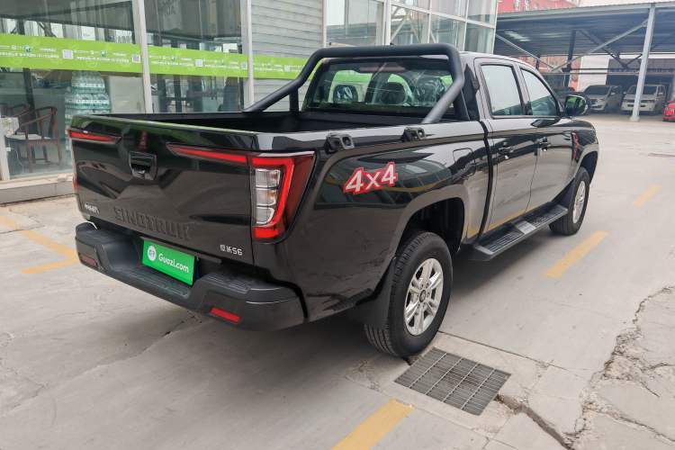 Used Sinotruk BOLDEN 2024 Commercial 2.0T Manual Diesel 4x4 Long Wheelbase Youth Edition