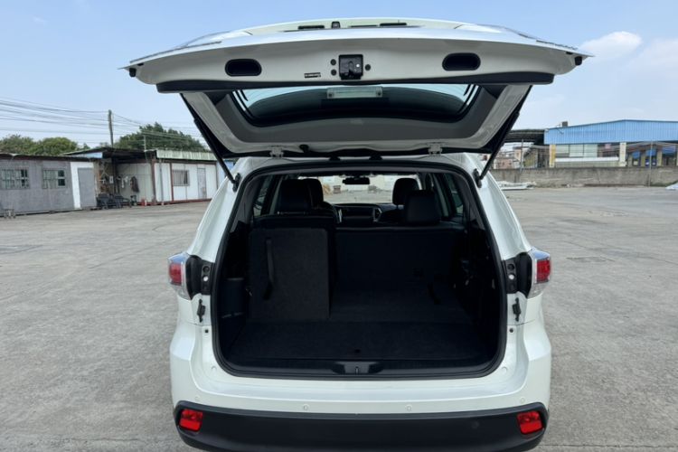 Used Toyota Highlander 2017 2.0T Two-Wheel Drive Luxury Edition 7 Seats
