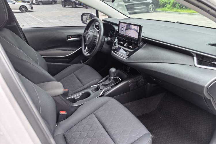 Used Toyota Corolla 2023 1.8L Smart Electric Hybrid Dual-Motor Elite Edition Interior 6