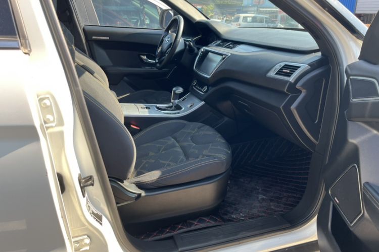 Used Land X7 2015 2.0T Panoramic Luxury Edition