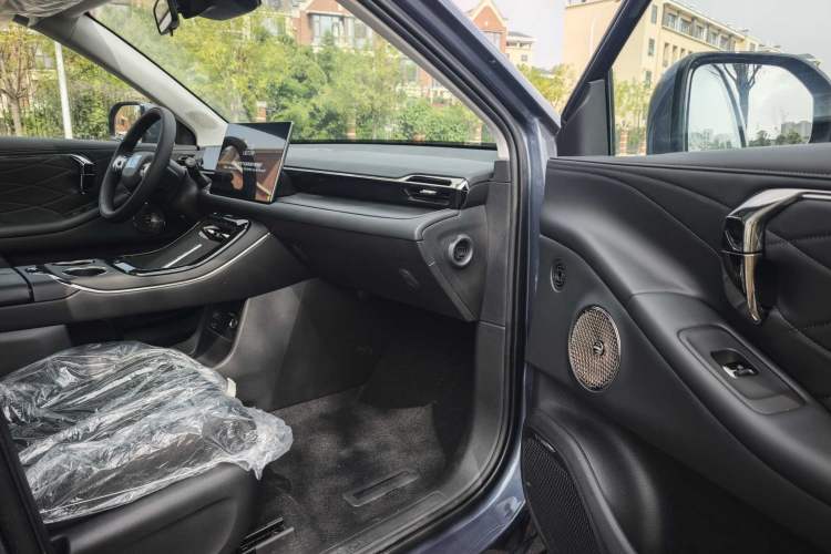 Used AION V 2024 Aion Tyrannosaurus 520 Smart Luxury Edition