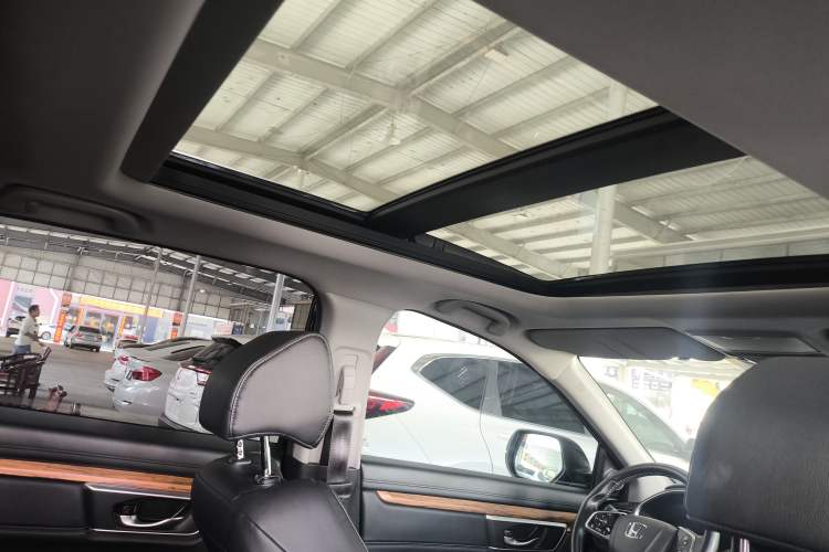 Used Honda CR-V 2017 240TURBO CVT Front-Wheel Drive Fashion Edition