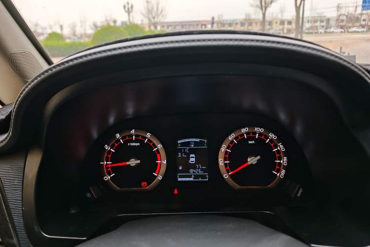 Used FORTHING Lingzhi 2022 Striving Version M5L 1.6L Base Model 7 Seats
