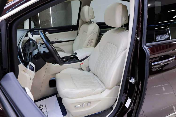 Used Buick GL8 2020 Avenir Avia Six-Seat Deluxe Edition