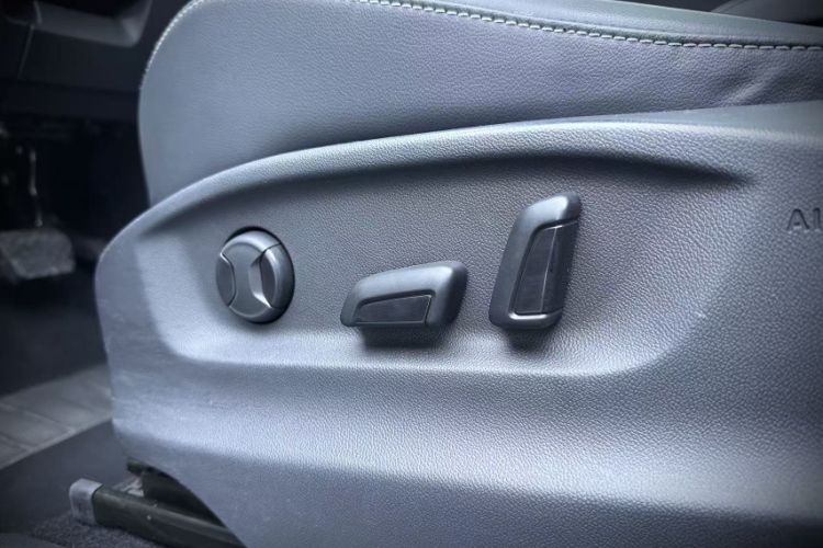 Used Volkswagen Tiguan L 2017 330TSI Automatic Two-Wheel Drive Luxury Edition