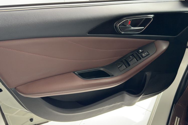 Used Soueast A5 Wing Dance 2019 1.5L Manual Luxury Edition China V Standard
