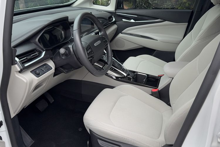 Used SAIC MAXUS Dajia 5 2022 430 km Elite Version 7-Seater