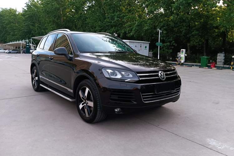 Used Volkswagen Touareg 2011 3.0 TSI Luxury Edition Exterior 2