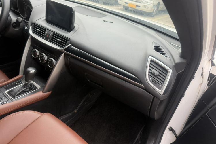 Used Mazda CX-4 2018 2.0L Automatic Two-Wheel Drive Blue Sky Dynamic Version China VI Standard