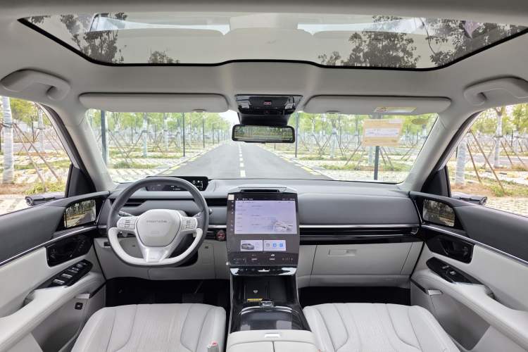 Used Honda P7 2025 Rear-Drive Long-Range Pro