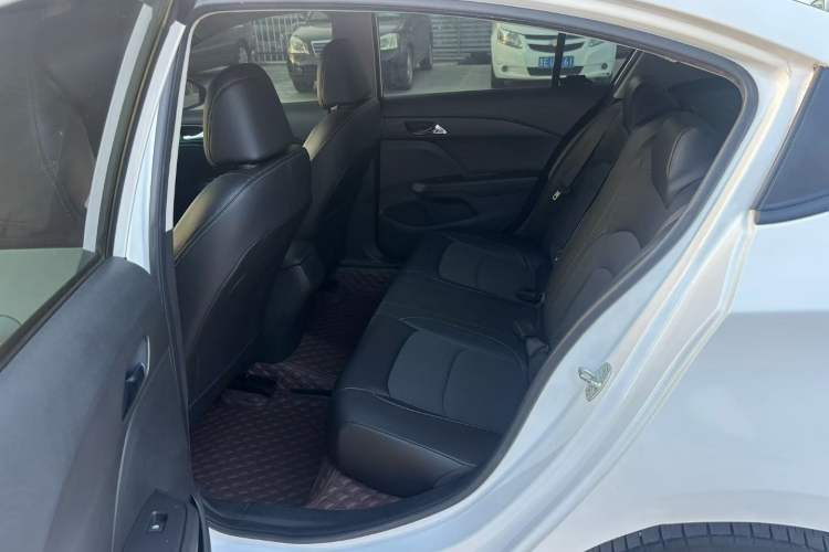 Used Volkswagen Lavida 2019 Lavida Start 1.5L Manual Fashion Edition China VI Standard Interior 3