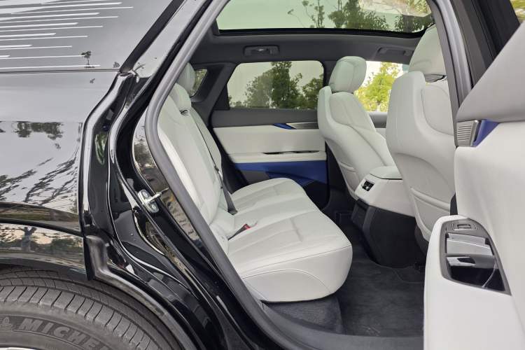 Used Cadillac OPTIQ 2024 Standard Range Version
