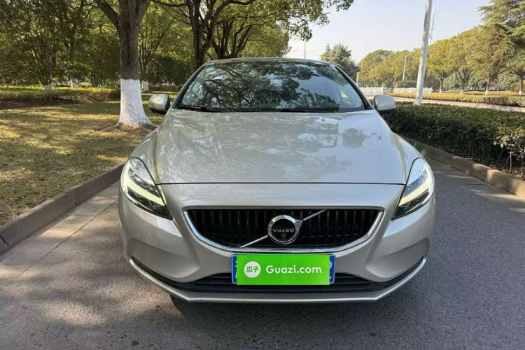 Used Volvo V40 2017 T3 Zhiyi Edition