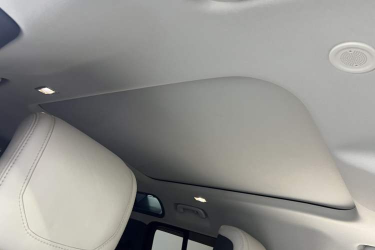 Used Land Rover Defender 2023 Facelift 110 3.0T P400 Dark Edition
