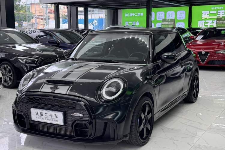 Used MINI 2022 2.0T COOPER S Black Badge Special Edition Front Left 45 Deg