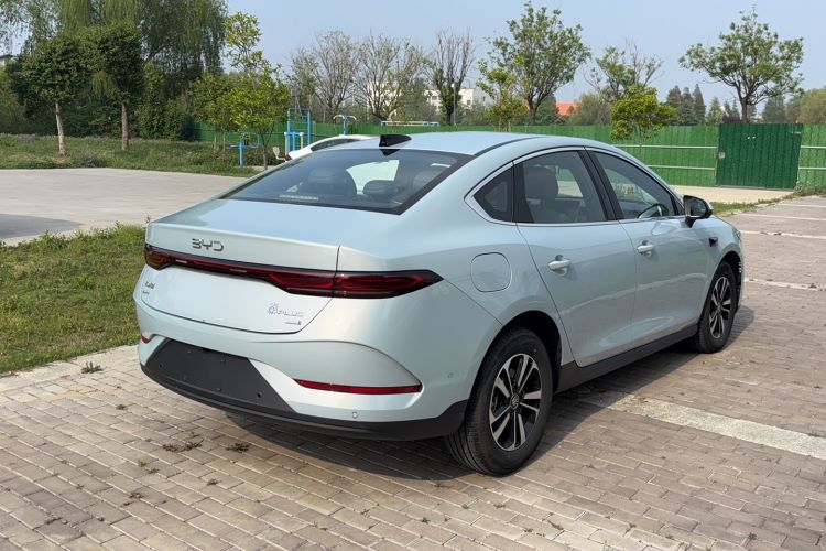 Used BYD Qin PLUS 2025 DM-i Smart Drive 120KM Superior Model
