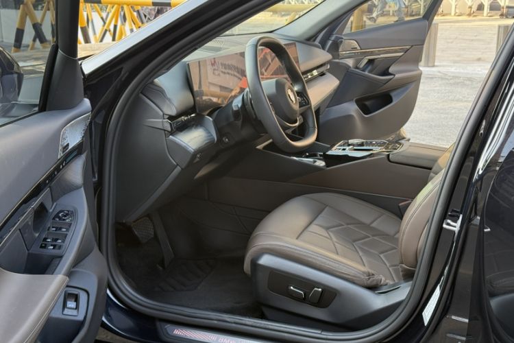 Used BMW 5 Series 2024 525Li Luxury Package
