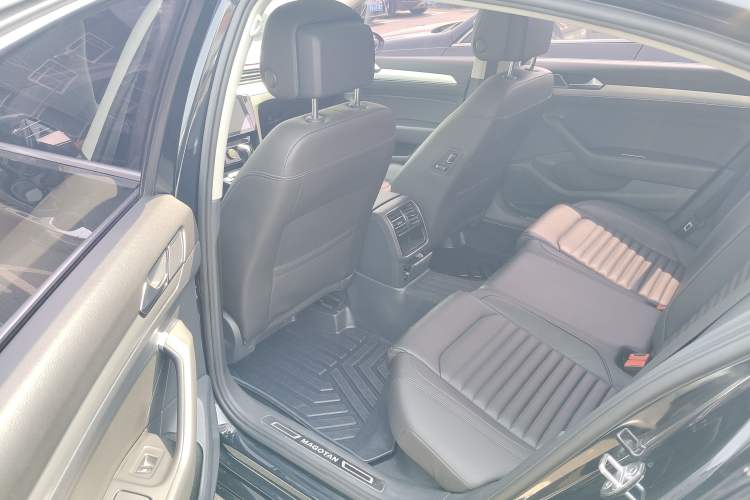 Used Volkswagen Magotan 2017 330TSI DSG Leading Model
