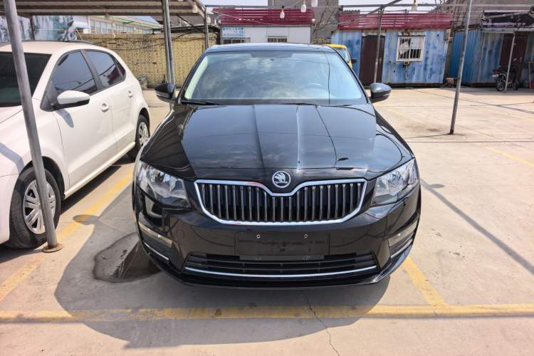 Used Skoda Octavia 2016 1.6L Manual Smart Drive Version Exterior 1