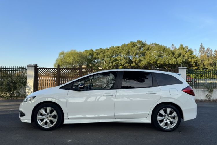 Used Honda Jade 2016 1.8L Automatic Comfort Elite Version 5 Seats Exterior 2