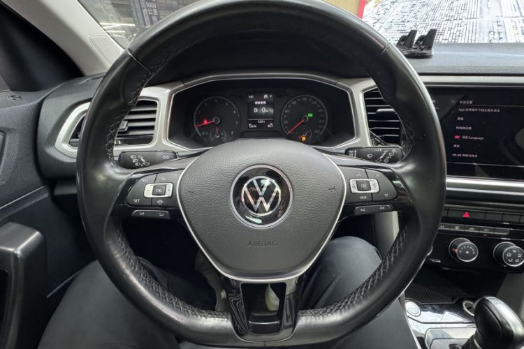 Used Volkswagen T-ROC 2022 280TSI DSG Two-Wheel Drive Elite PLUS Interior 4