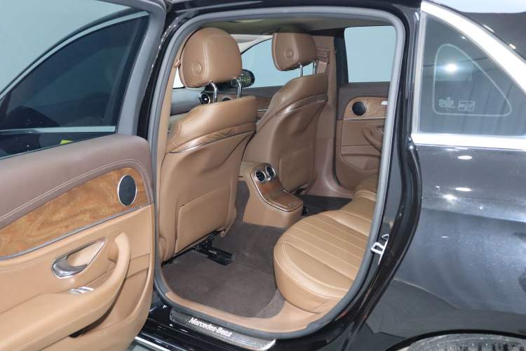 Used Mercedes-Benz E-Class 2023 Updated E 300 L Fashion Edition
