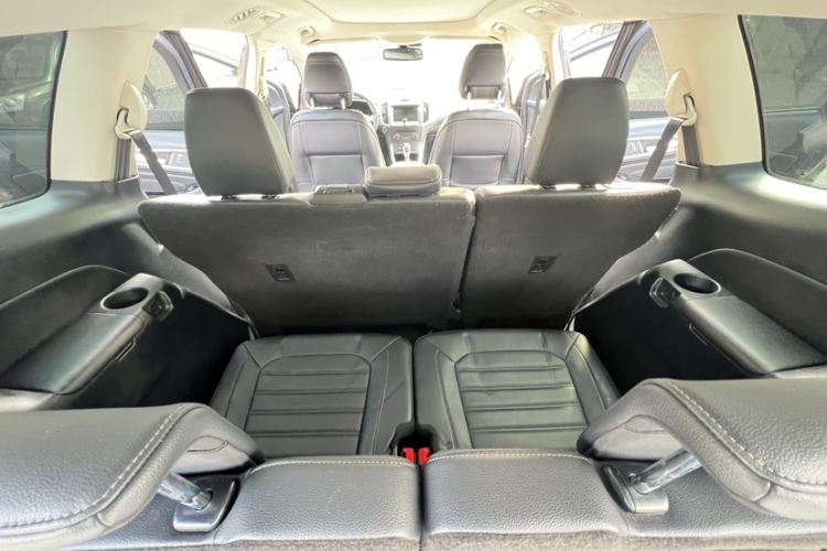 Used Ford Edge 2015 2.0T GTDi Two-Wheel-Drive High-Line Version