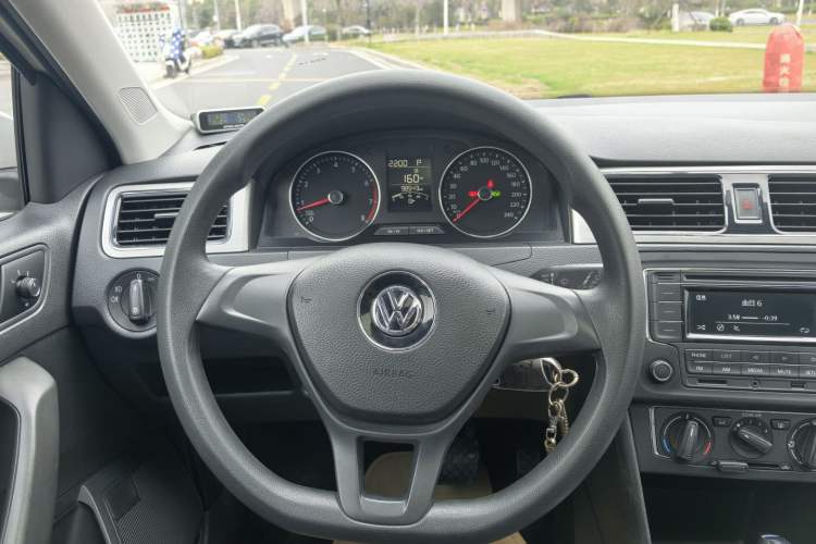 Used Volkswagen Santana 2015 Haval H6 1.6L Automatic Comfort Model Interior 4