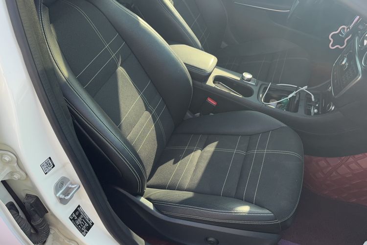 Used Mercedes-Benz A-Class (Import) 2015 A 200 Fashion Model
