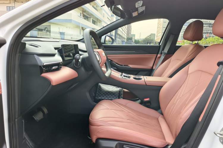 Used Geely Galaxy L6 2025 EM-i 140km Long-Range Version