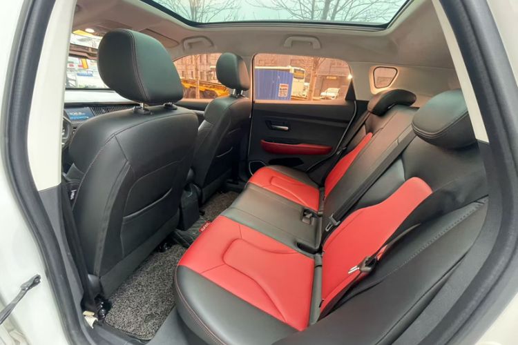 Used Haval H2s 2018 Blue Label 1.5T Dual-Clutch Elite Model Interior 3