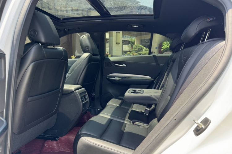 Used Cadillac XT4 2021 28T Two-Wheel Drive Leading Version
