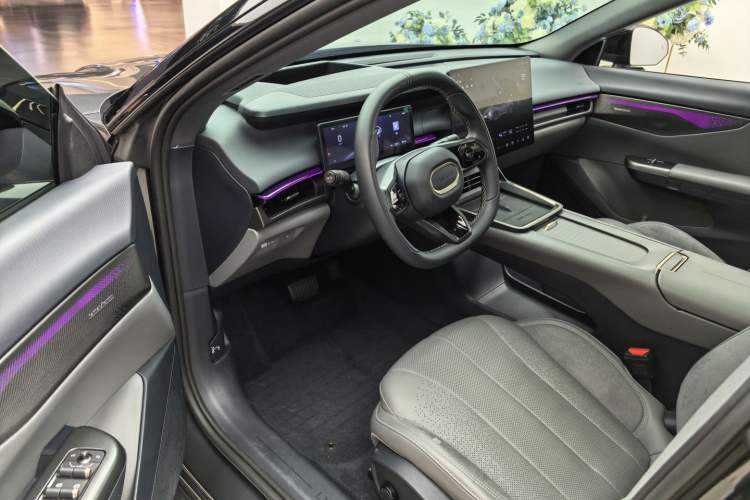 Used Lynk & Co 07 2024 EM-P 126 Long-Range Ultra
