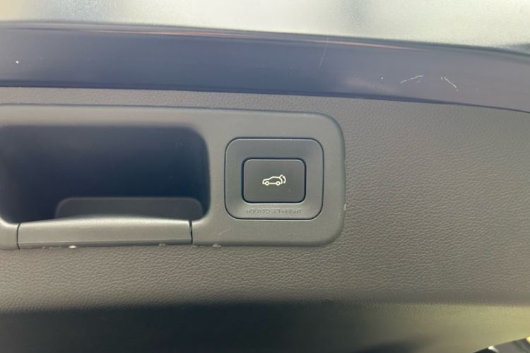 Used GAC Trumpchi GS8 2022 Linghang Series 2.0 TGDI Two-Wheel-Drive Luxury Smart Connectivity Version (7 Seats)