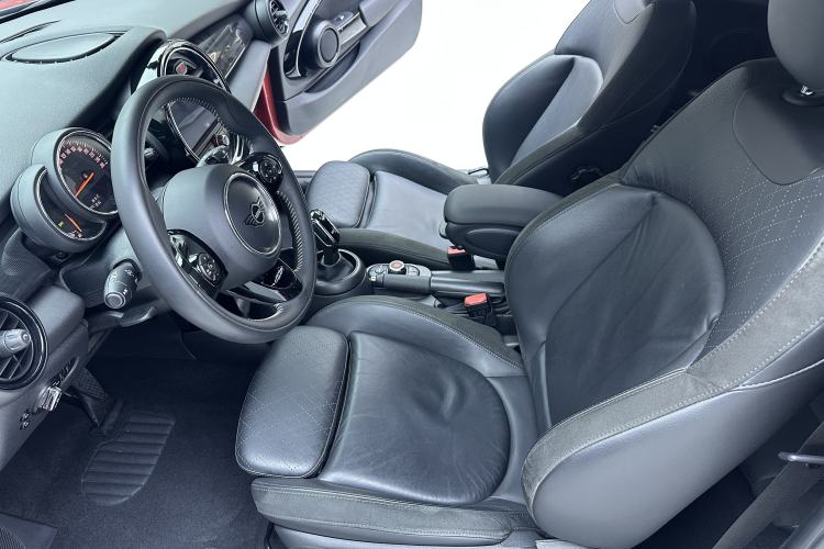 Used MINI 2020 1.5T COOPER Three-Door Midnight Red Limited Edition
