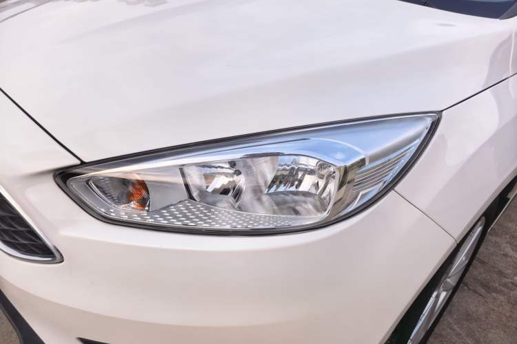 Used Ford Focus 2018 Hatchback Classic 1.6L Automatic Trendy SmartDrive Edition Left Front Headlight