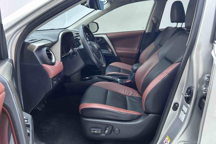 Used Toyota RAV4 2015 2.5L Automatic 4x4 Elite Edition
