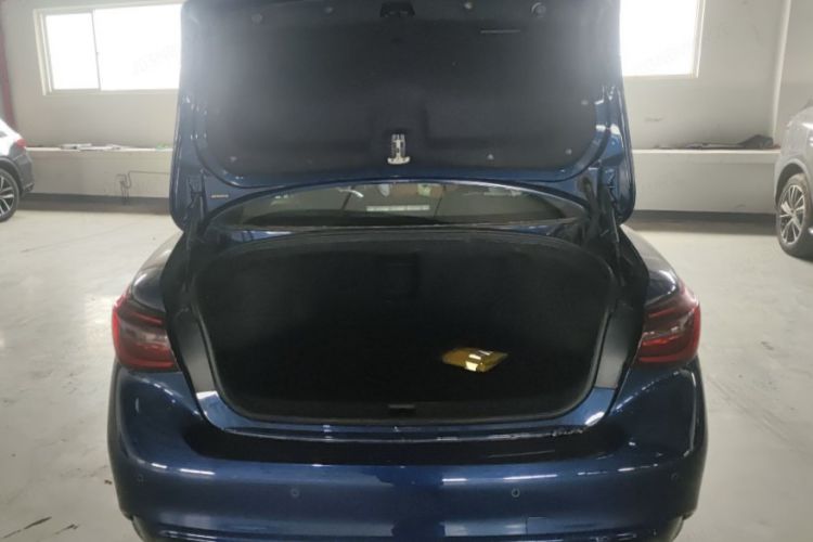 Used Infiniti Q50L 2018 2.0T Enjoyment Version China VI Standard Interior 5