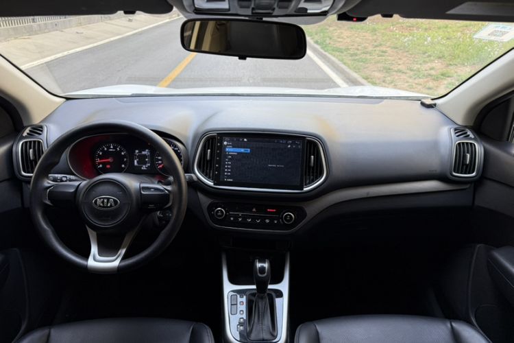 Used Kia KX3 2017 1.6L Automatic Aoya Version Interior 4