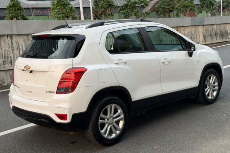 Used Chevrolet Trax 2017 1.4T Automatic Two-Wheel Drive Comfort Version Exterior 5