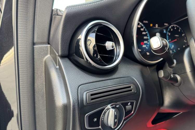 Used Mercedes-Benz GLC Coupe 2020 GLC 260 4MATIC Coupe SUV Interior 15