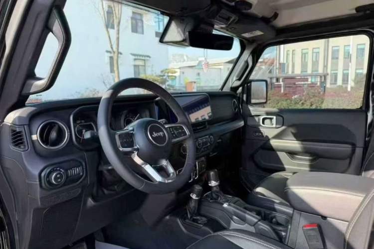 Used Jeep Wrangler 2024 2.0T Sahara Four-Door Edition