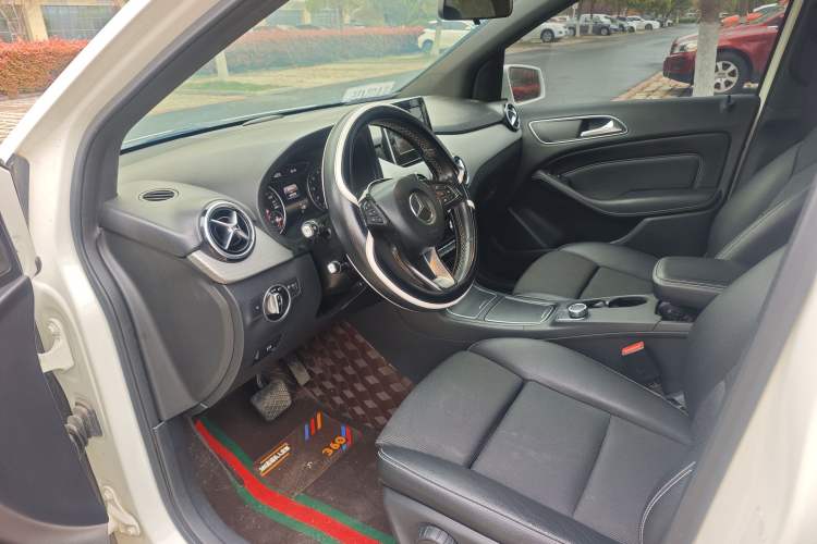 Used Mercedes-Benz B-Class 2015 B 200 Sport Edition Interior 2
